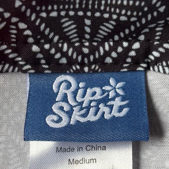 RipSkirt Hawaii Black Pearl Batik wrap travel skirt length 2 Size Medium - Picture 7 of 7